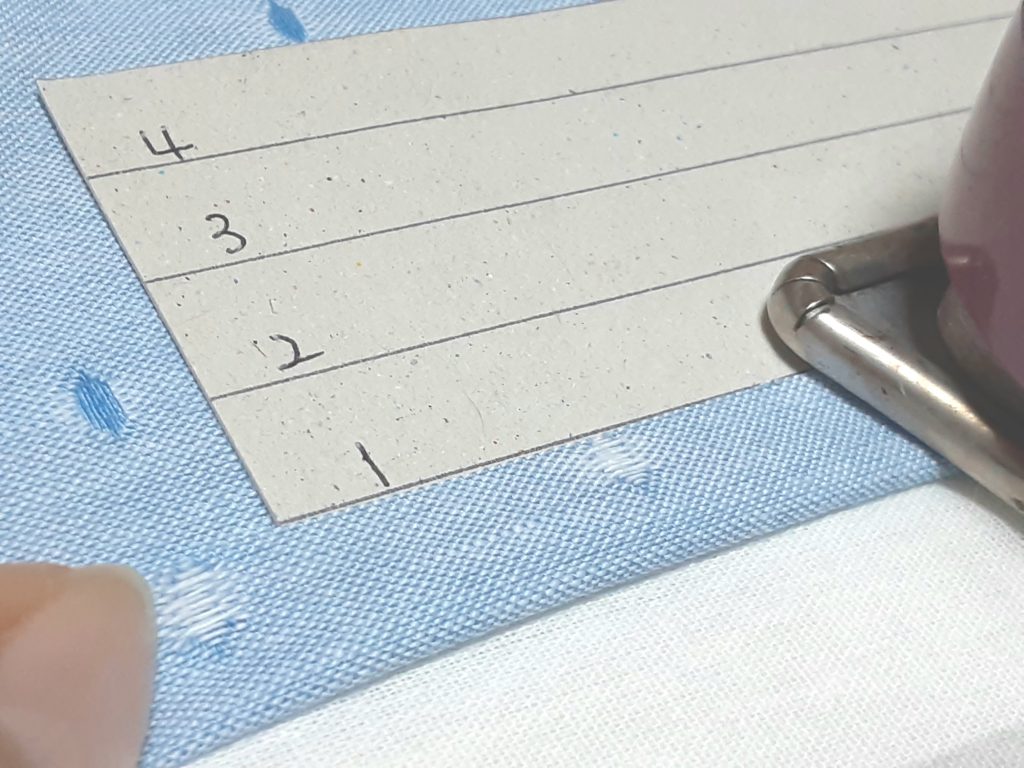 1日で完成！簡単シンプルなエプロンの作り方[型紙つき]・アイロン｜ハンドメイド初心者のための洋裁メディア縫いナビ｜丸石織物