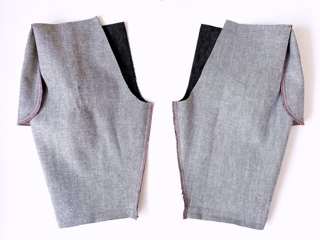 【オリジナル型紙】1-006 ビッグポケットシェフパンツの作り方|股下が縫えたところ|ハンドメイド初心者のための洋裁メディア縫いナビ|丸石織物