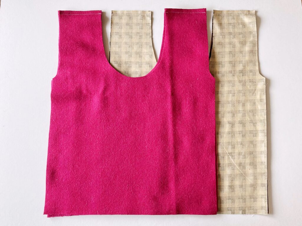 【オリジナル型紙】10-014マルシェバッグの作り方|本体と裏生地がそれぞれ1枚につながったところ|ハンドメイド初心者のための洋裁メディア縫いナビ|丸石織物