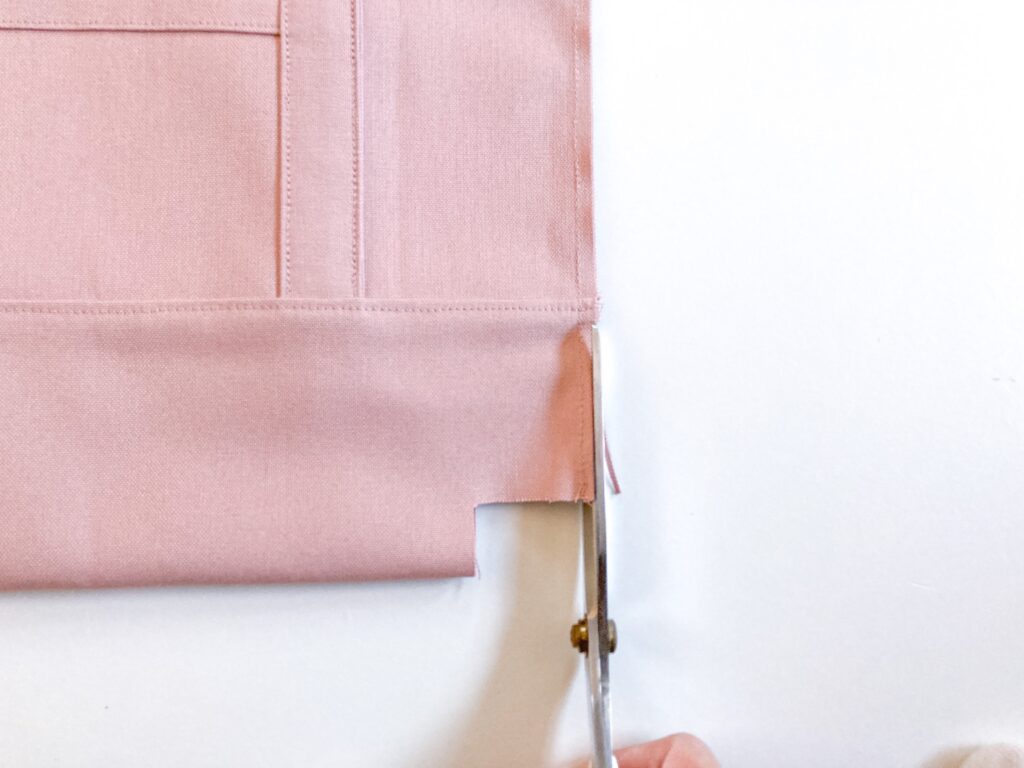 【オリジナル型紙】10-25裏地なしで綺麗に作れるトートバッグの作り方(2サイズ)|縫い代を切りそろえる|ハンドメイド初心者のための洋裁メディア縫いナビ|丸石織物