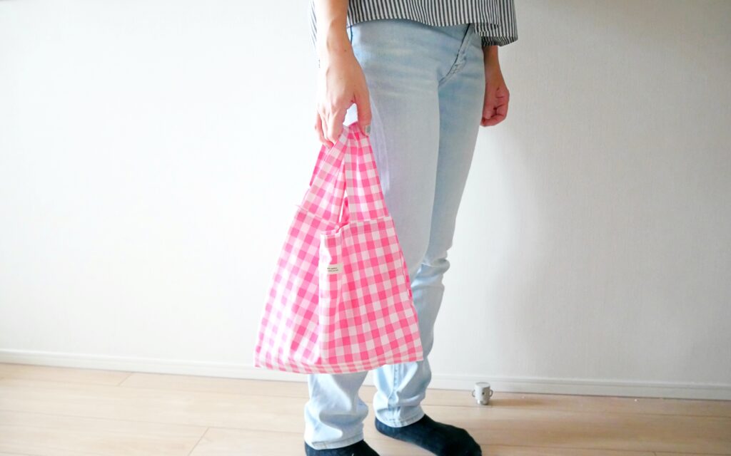 エコバッグの作り方 | コンビニバッグ着画2 | 縫いナビ | 生地のマルイシ