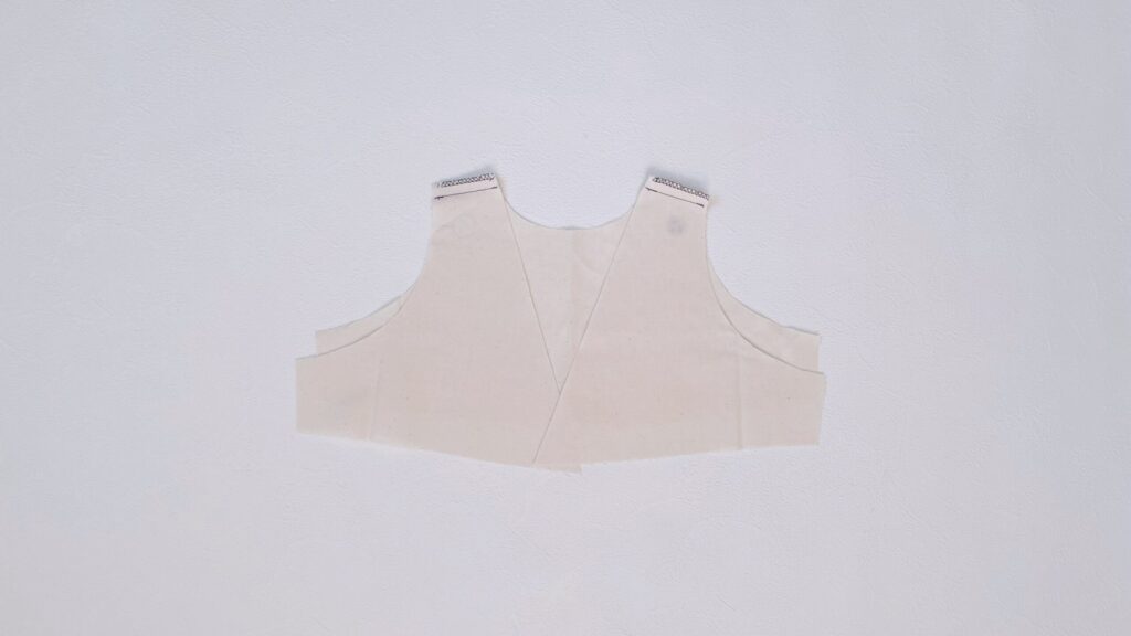 肩の縫い代にジグザグミシン｜森のワンピース｜ハンドメイド 初心者のための洋裁メディア縫いナビ｜丸石織物｜作り方