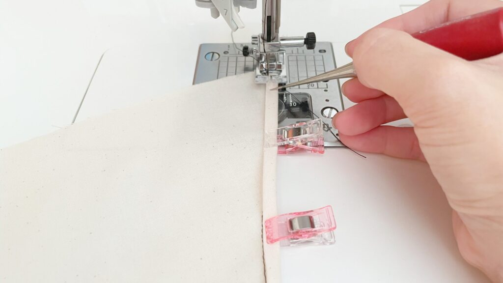 目打ちを使う｜衿ぐりバイアスをつける｜森のワンピース｜ハンドメイド 初心者のための洋裁メディア縫いナビ｜丸石織物｜作り方