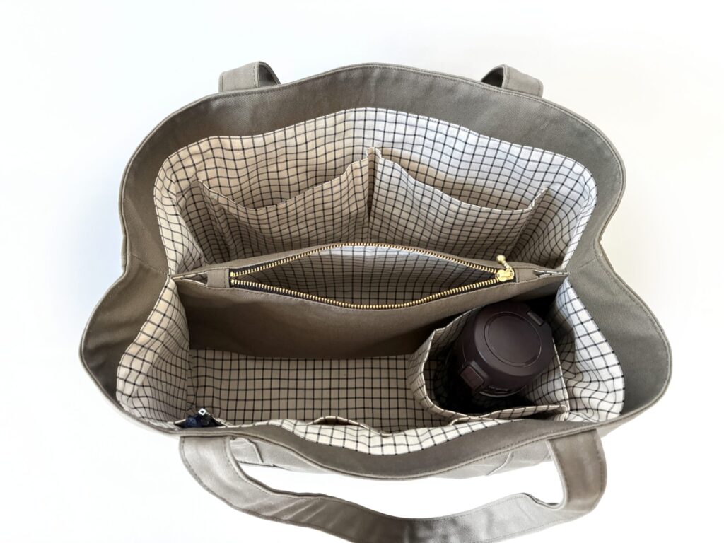【オリジナル型紙】10-026セパレートトートバッグの作り方|完成品内側|ハンドメイド初心者のための洋裁メディア縫いナビ|丸石織物